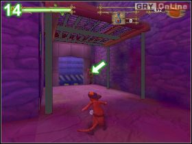 Za rogiem będzie kolejne sześć laserów (strzałki na obrazku [13] ), w tym trzy, których promienie biegną pod kątem - [POZIOM 07] Steal The Potion cz.2 | Shrek 2 The Game - Shrek 2: The Game - poradnik do gry