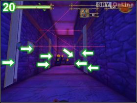 Na obrazku [19] prawa i środkowa strzałka wskazują platformy, po których dostaniesz się do wentylatora (lewa strzałka) - [POZIOM 07] Steal The Potion cz.3 | Shrek 2 The Game - Shrek 2: The Game - poradnik do gry