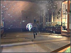 Niebawem, gdy zaczniesz gonić trzeciego wroga, wyświetli się scenka - Jewelry Store (1) | Scena 1 | Catwoman - Catwoman - poradnik do gry