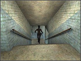 Po skończonej walce na ziemię zacznie lać się woda i otworzą się pobliskie drzwi - Scene 83 (3) | Scena 4 | Catwoman - Catwoman - poradnik do gry