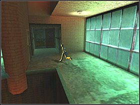 Dostań się po platformach jeszcze wyżej, a w końcu wskocz na samą górę - Factory Perimeter (4) | Scena 5 | Catwoman - Catwoman - poradnik do gry