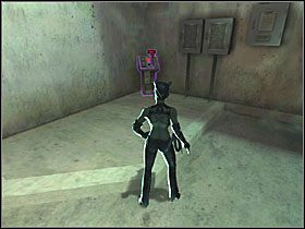 Wróć się mniej więcej do centrum pomieszczenia i przejdź przez otwarte drzwi - Hedare Factory (2) | Scena 6 | Catwoman - Catwoman - poradnik do gry