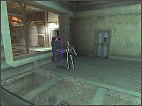 Później wejdź na pudła na ciężarówce i przeskocz po drągach na drugą stronę - Hedare Factory (2) | Scena 6 | Catwoman - Catwoman - poradnik do gry