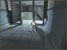 Wkrótce znajdziesz się na korytarzu z zielonymi czujnikami - Hedare Factory (5) | Scena 6 | Catwoman - Catwoman - poradnik do gry