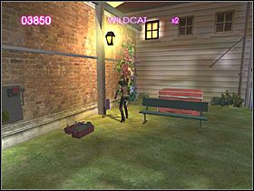 Trafisz za ogrodzenie - Mansion Grounds (1) | Scena 7 | Catwoman - Catwoman - poradnik do gry