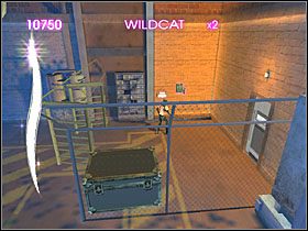 Kiedy ich pokonasz, pojawi się kolejny wróg, który otworzy bramę po prawej stronie - Performance Center (1) | Scena 10 | Catwoman - Catwoman - poradnik do gry