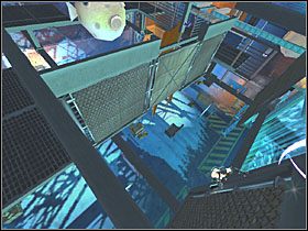 Przeskocz na platformę na środku sali, po czym wskocz na siatkę po prawej stronie - Performance Center (2) | Scena 10 | Catwoman - Catwoman - poradnik do gry