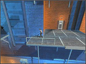 Stamtąd wskocz na pobliski drąg i dostań się z niego na platformę naprzeciwko - Performance Center (2) | Scena 10 | Catwoman - Catwoman - poradnik do gry