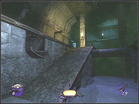 Natomiast w dalszej części sali na skrzyniach znajdziesz jaspisowy puchar (75, 34%) oraz dwie wybuchowe miny - Into the Pagan Sanctuary [Opis 2] | Misja 3 | Thief Deadly Shadows - Thief: Deadly Shadows - poradnik do gry