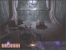 A w trzecim z prawej znajduje się woda święcona na skrzyni - Dzień trzeci [Opis 8] | Miasto | Thief Deadly Shadows - Thief: Deadly Shadows - poradnik do gry