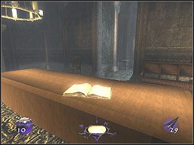 Zabierz jeszcze jaspisową tiarę (150), zlokalizowaną na głowie gargulca nad drzwiami z lewej, po czym skorzystaj z tych właśnie drzwi - Dzień ósmy [Opis 3] | Miasto - Thief: Deadly Shadows - poradnik do gry