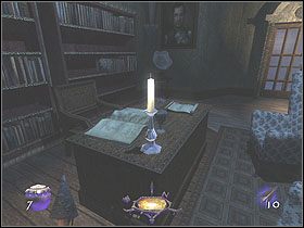 Gdy wszystkie przedmioty znajda się w twoim posiadaniu wyjdź na balkon i skorzystaj ze znajdującego się na nim przełącznika, a podniesiesz w ten sposób statuę - Still Life with Blackjack [Opis 7] | Misja 9 - Thief: Deadly Shadows - poradnik do gry