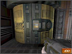 Ruszaj w drogę, ignorując spotkaną w korytarzu windę - [Opis] Communications Transfer cz.2 | Doom III - Doom III - poradnik do gry
