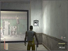 Widzimy za szybą stół operacyjny - jeśli chcemy zobaczyć coś więcej, włączamy telewizor - [Poziom 3] cz.1 - The Suffering - poradnik do gry