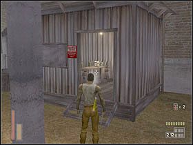 Tutaj jest zdjęcie skrzynki, którą trzeba wcześniej zniszczyć, aby zlikwidować prąd, jednak nie jest to konieczne do niczego - [Poziom 4] cz.6 - The Suffering - poradnik do gry