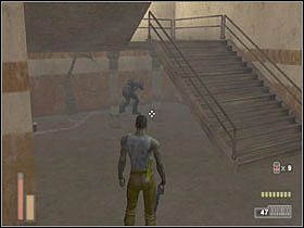 Po drodze możemy wzmocnić amunicję do shotguna, a pod schodami odnajdujemy przestraszonego pracownika więzienia - [Poziom 7] cz.2 - The Suffering - poradnik do gry