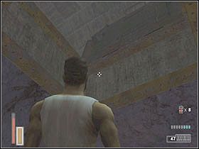 Wędrujemy tak do momentu, aż zobaczymy otwarty właz w suficie - [Poziom 18] cz.3 - The Suffering - poradnik do gry