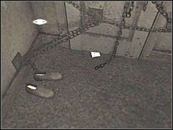 Gdy dobiegnie ona do końca, odejdź od drzwi i podnieś leżący pod drzwiami list - Pokój 302 (2) | Etap 1 w Silent Hill 4 The Room - Silent Hill 4: The Room - poradnik do gry