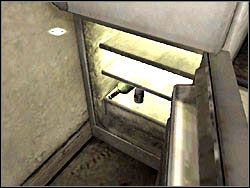 Teraz wróć do kuchni, po czym otwórz lodówkę - Pokój 302 (2) | Etap 1 w Silent Hill 4 The Room - Silent Hill 4: The Room - poradnik do gry