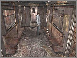 W jednym z wagonów na siedzeniu znajdziesz kij golfowy (Golf 9-Iron) - Podziemne przejście (7) | Etap 2 w Silent Hill 4 The Room - Silent Hill 4: The Room - poradnik do gry