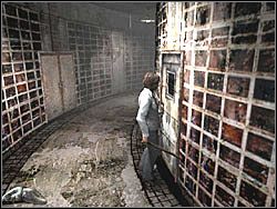 Przejdź przez nie, aby znaleźć się w kolejnym okrągłym, więziennym pomieszczeniu - Podwodne więzienie (2) | Etap 4 w Silent Hill 4 The Room - Silent Hill 4: The Room - poradnik do gry
