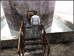 Teraz wyjdź ponownie na zewnątrz i wejdź po drabince na samą górę budynku - Podwodne więzienie (3) | Etap 4 w Silent Hill 4 The Room - Silent Hill 4: The Room - poradnik do gry
