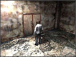 Następnie skacz do kolejnych dziur, aż dostaniesz się na sam dół - do kuchni - Podwodne więzienie (5) | Etap 4 w Silent Hill 4 The Room - Silent Hill 4: The Room - poradnik do gry