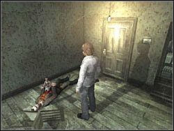 Idź przed siebie, aż natkniesz się na umierającego mężczyznę (człowieka, zombi - Świat budynków (1) | Etap 5 w Silent Hill 4 The Room - Silent Hill 4: The Room - poradnik do gry