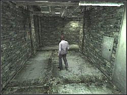 Wyjdź przez drzwi z odpowiedniej strony, aby trafić do korytarza ukazanego na rysunku - Świat budynków (3) | Etap 5 w Silent Hill 4 The Room - Silent Hill 4: The Room - poradnik do gry