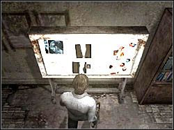 W jednym z pomieszczeń znajdziesz również zdjęcia prześwietlenia Eileen (przy okazji obejrzysz krótką scenkę) - Szpital (1) | Etap 7 w Silent Hill 4 The Room - Silent Hill 4: The Room - poradnik do gry