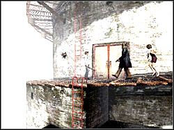 Następnie wyjdź na zewnątrz i zejdź na drugi poziom - Wodne więzienie po raz drugi (1) | Etap 10 w Silent Hill 4 The Room - Silent Hill 4: The Room - poradnik do gry