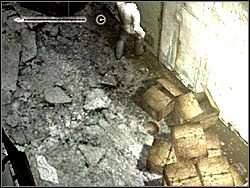 Na następnym terenie podbiegnij do drzwi i skorzystaj z nich, zbierając uprzednio z ziemi piłkę siatkową (Volleyball) - Świat budynków po raz drugi (4) | Etap 11 w Silent Hill 4 The Room - Silent Hill 4: The Room - poradnik do gry