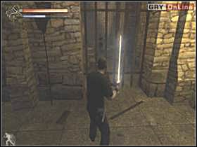 Dotrzesz w końcu do małego otworu po lewej - 08 - Ruiny zamku II cz.2 - Shade: Gniew Aniołów - poradnik do gry