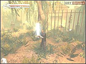 W rogu zbiegających się murów, widocznych na obrazku lewym, jest magiczna łza - 10 - Nekropolis cz.2 - Shade: Gniew Aniołów - poradnik do gry