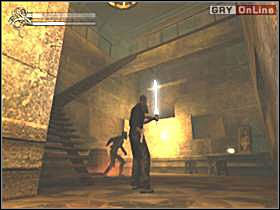 Za drzwiami po lewej jest punkt, w którym można zapisać grę - zrób to, a dopiero wtedy rozpraw się z przeciwnikami, zabierz magiczne łzy z beczek i zapisz jeszcze raz (lewy obrazek) - 11 - Świątynia w Nekropolis cz.1 - Shade: Gniew Aniołów - poradnik do gry