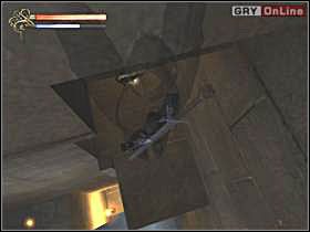 Zamiast tego przejdź tak jak pokazuje to lewy obrazek i zwieś się tak, jak pokazuje to prawy - 16 - Świątynia Seta II cz.3 - Shade: Gniew Aniołów - poradnik do gry