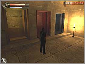 Przekręć głowę, by ponownie znaleźć się w sali, gdzie atakowali cię kapłani (lewy obrazek) - 16 - Świątynia Seta II cz.4 - Shade: Gniew Aniołów - poradnik do gry