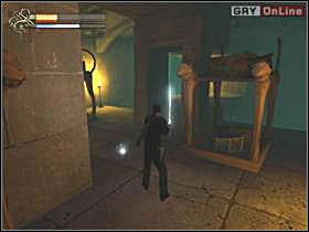 Rozwal wazę pokazaną na lewym obrazku i zabierz z niej magiczną łzę - 17 - Żywiciel Serket cz.1 - Shade: Gniew Aniołów - poradnik do gry