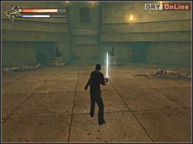 Kucnij, bo jeśli tego nie zrobisz, pułapka zrani cię lub zabije (prawy obrazek), Na kuckach wejdź do wielkiej sali, pokazanej na prawym obrazku - 17 - Żywiciel Serket cz.2 - Shade: Gniew Aniołów - poradnik do gry