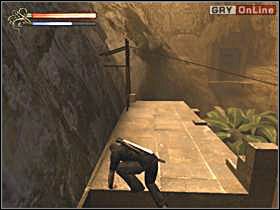 Poczekaj, aż most opadnie całkowicie i zwieś się tak jak on - pokazuje to lewy obrazek - 21 - Pola pokoju cz.3 - Shade: Gniew Aniołów - poradnik do gry