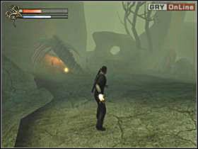Biegnij do wąwozu skalnego (lewy obrazek), a potem zbierz jedną magiczną łzę z prawej, leżącą obok szkieletu (prawy obrazek) - 25 - Pierwsze starcie - Shade: Gniew Aniołów - poradnik do gry