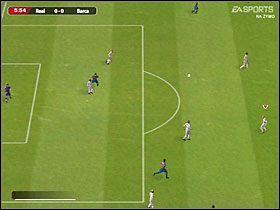 Pamiętając o powyższych zasadach, będziemy silnie bronić własnej bramki - Gra w obronie | Stałe fragmenty gry | FIFA Football 2005 - FIFA Football 2005 - poradnik do gry