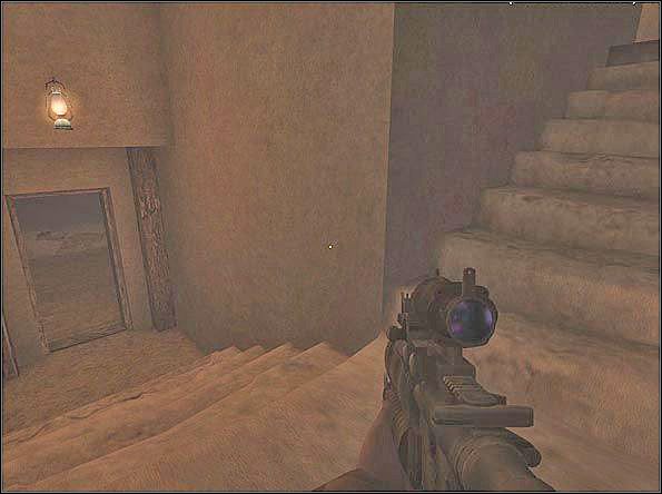 schodami prowadzącymi do - Assault (1) | SF Village | Americas Army Special Forces - Americas Army: Special Forces - poradnik do gry