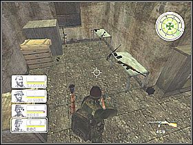 Aby tego dokonać, musimy się przedostać do wskazanego budynku i zabrać z niego rpg, którym zniszczymy wrogi czołg - Misja 12 Bloody Hue [01] - Conflict: Vietnam - poradnik do gry