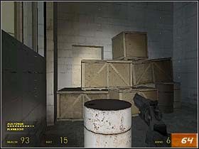 Po wyjściu na górę zobaczysz dużą ilość kontenerów, poza tym pojawi się wyjątkowo upierdliwy śmigłowiec - Water Hazard (2) | Solucja Half-Life 2 - Half-Life 2 - poradnik do gry