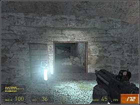 Po drodze napotkasz silnie chronione bunkry (#170), do których pozornie nie można się dostać - Sandtraps (3) | Solucja Half-Life 2 - Half-Life 2 - poradnik do gry