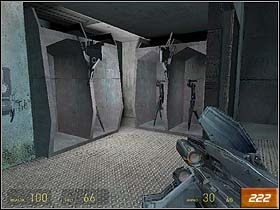 Pierwszy z teleportera musi skorzystać Eli, gdyż najprościej rzecz ujmując: jest skrępowany - Entanglement (3) | Solucja Half-Life 2 - Half-Life 2 - poradnik do gry