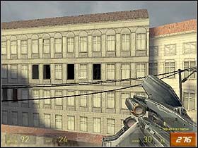 Wyjdź do góry i zabij kilku truposzy ale nie wychylaj się zbytnio, gdyż pomieszczenie kontrolowane jest przez snajpera - Follow Freeman! (1) | Solucja Half-Life 2 - Half-Life 2 - poradnik do gry