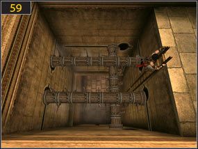 Aby dostać się na balkon, musisz przebiec po ścianie i odbić się od niej w ostatnim momencie [58] - Pierwsze kroki w przeszłości - Wejście do fortecy - przeszłość | Zrujnowana forteca, Pierwsze kroki w przeszłość - Prince of Persia: Dusza Wojownika - poradnik do gry