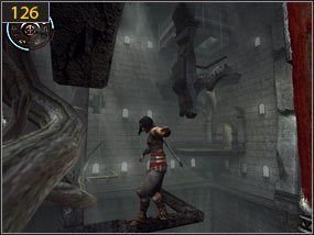 Przeskakujemy na kolumnę i chwytamy się wystającego fragmentu [125], a stamtąd na wąski element znajdujący się nieopodal [126] - Południowe przejście - teraźniejszość (2) | Dama w niebezpieczeństwie, Mroczna dłoń losu - Prince of Persia: Dusza Wojownika - poradnik do gry